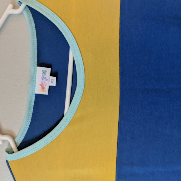 New LuLaRoe Julia XS (2-4) - Picture 2 of 5